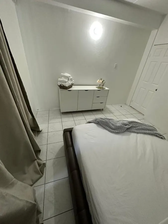 Holruth Court Apartment Camperdown 0*,  Jamaica